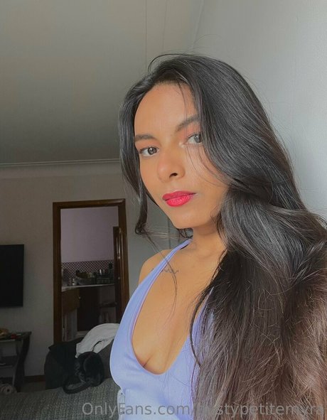 bustypetitemyra only fans leak