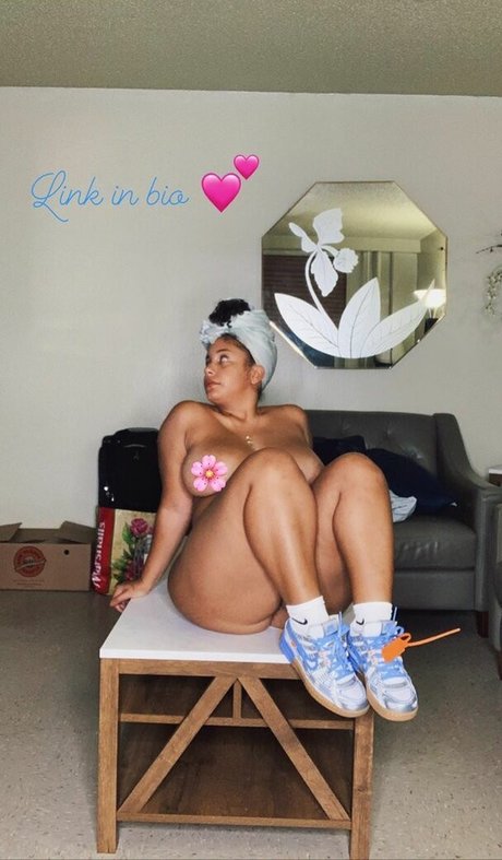 Scarlet Cas free only fans