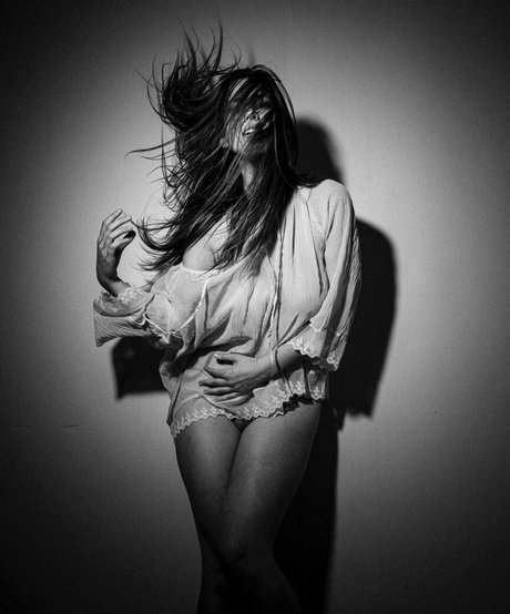 Modeladventurer onlyfans model