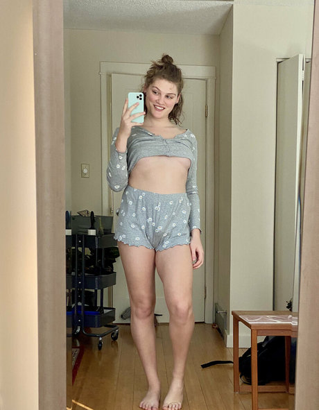 somelittlecrumbs xxx onlyfans