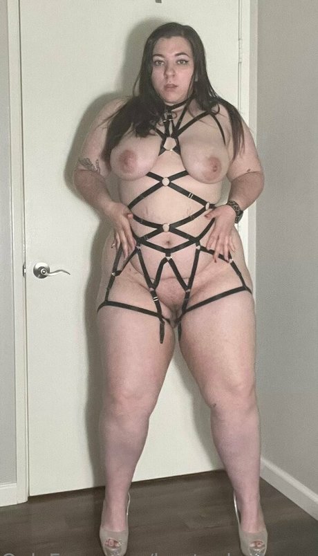 bootynbodyqueen only fans naked