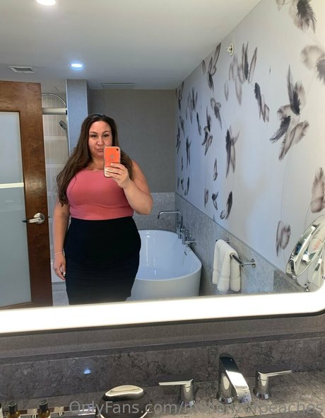 millionzofpeaches nude porn onlyfans