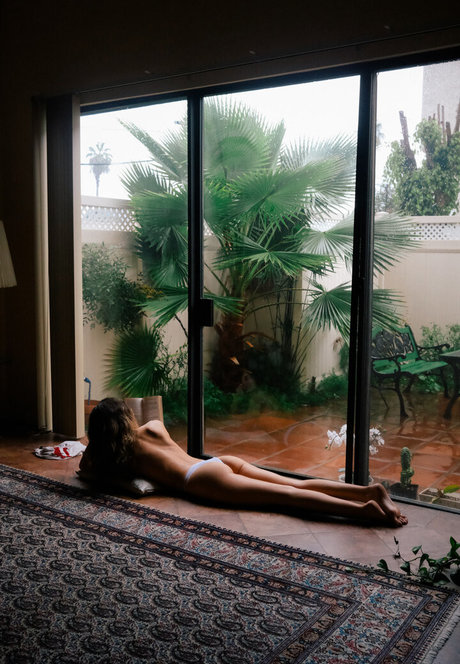 neavebozorgi onlyfans leaks xxx