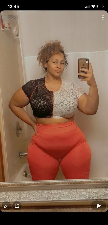 lolabooty111122 xxx only fans