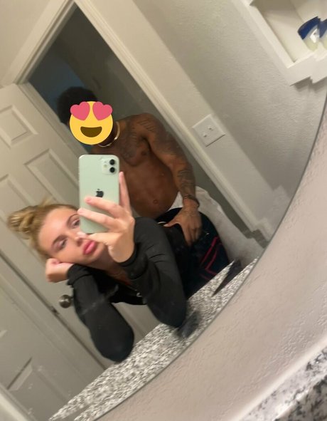 Cecily Demille onlyfans strip tease