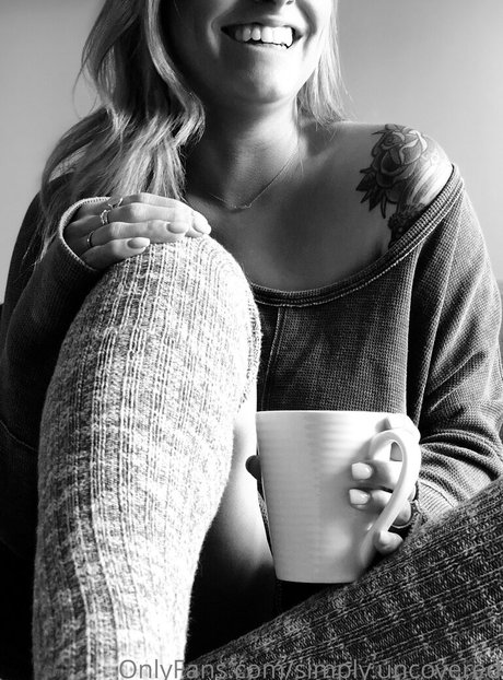 SimplyUncovered onlyfans tits