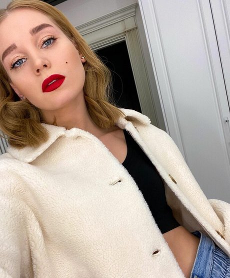 Kristina Asmus onlyfans sexy