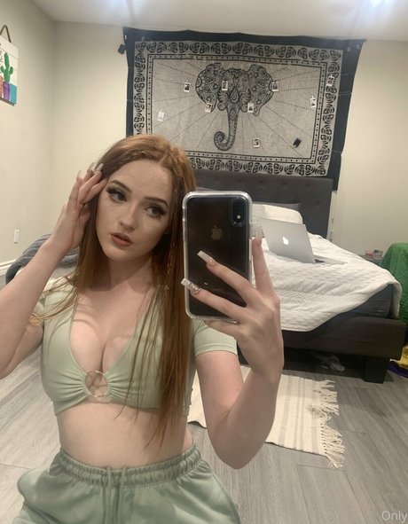 Kaiti Mackenzie naked onlyfans leak