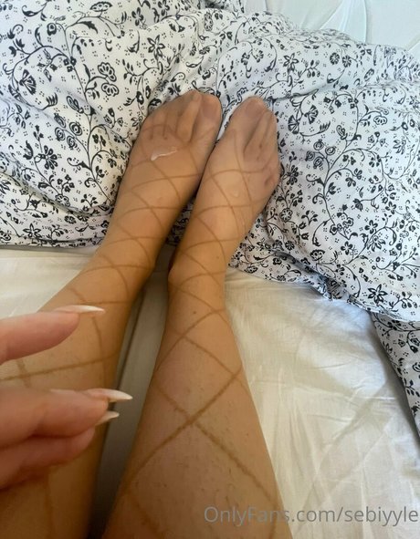 sebiyyle topless onlyfans