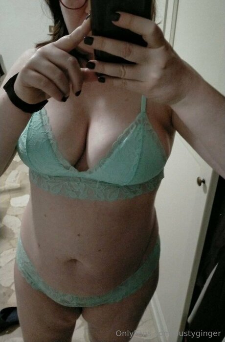 BustyGinger onlyfans leaked nude