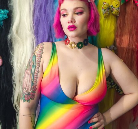 isabel hendrix onlyfans leaj