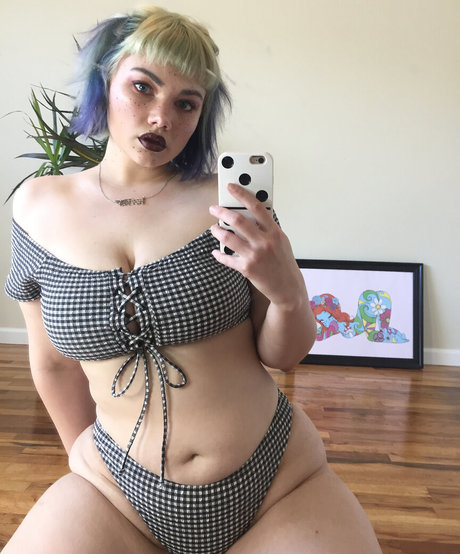 isabel hendrix only fans photos