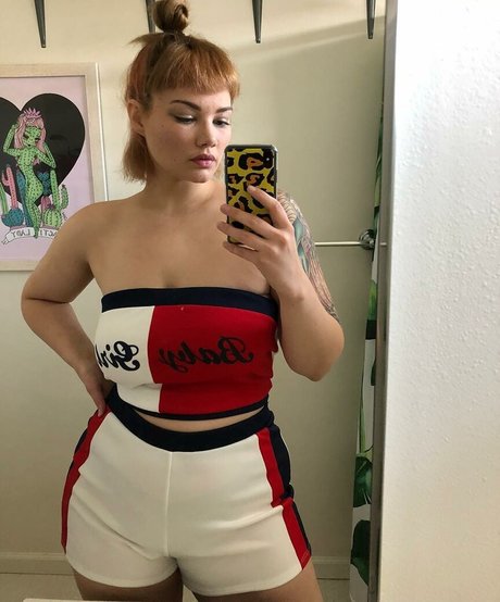 isabel hendrix naked on onlyfans