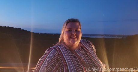 peachyg28 onlyfans free