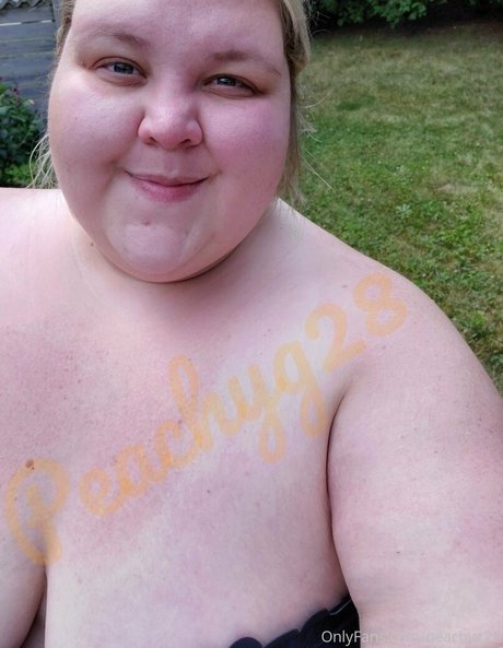 peachyg28 xxx only fans