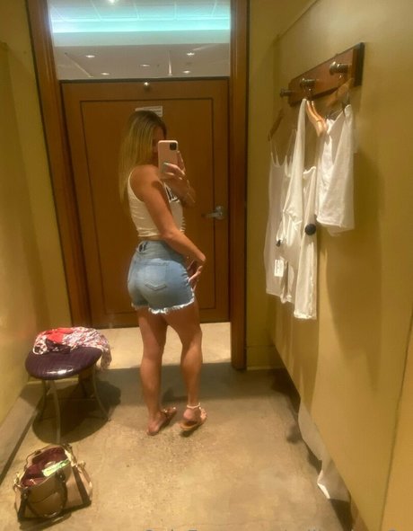 Blonde bombshell922 onlyfans leaks naked