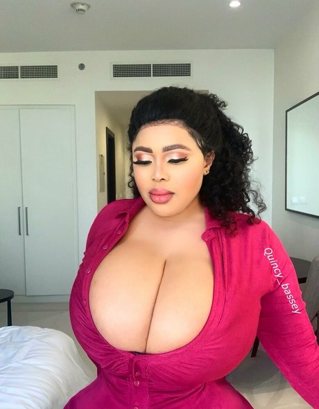 thequincy bassey onlyfans topless