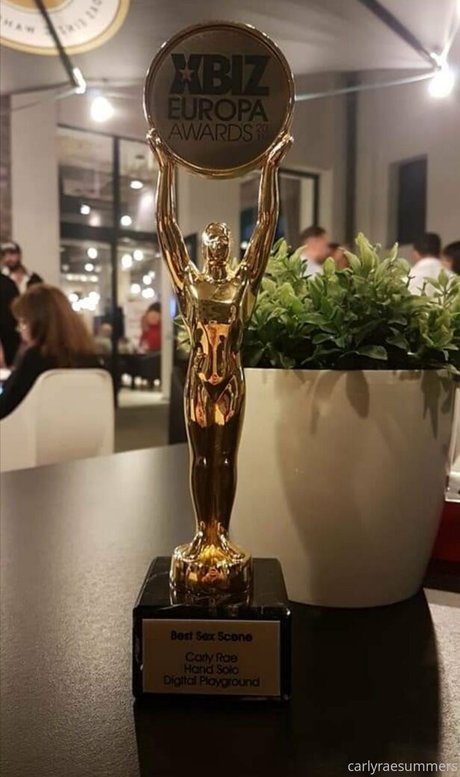 carlyraesummers nude onlyfans leaks