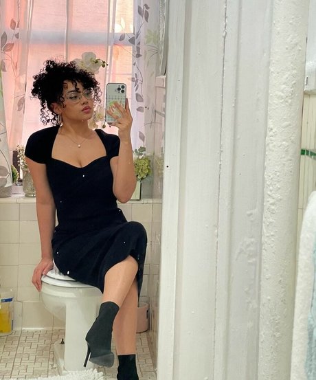 itsqueennovaa nude leaks onlyfans