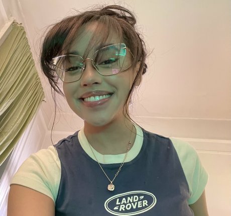 itsqueennovaa onlyfans naked leaks