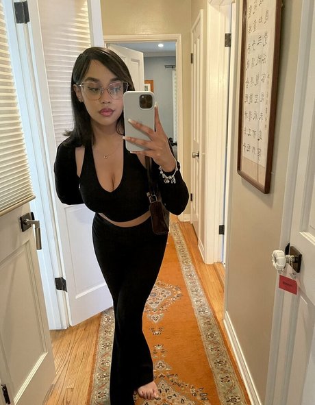 itsqueennovaa onlyfans nude tits