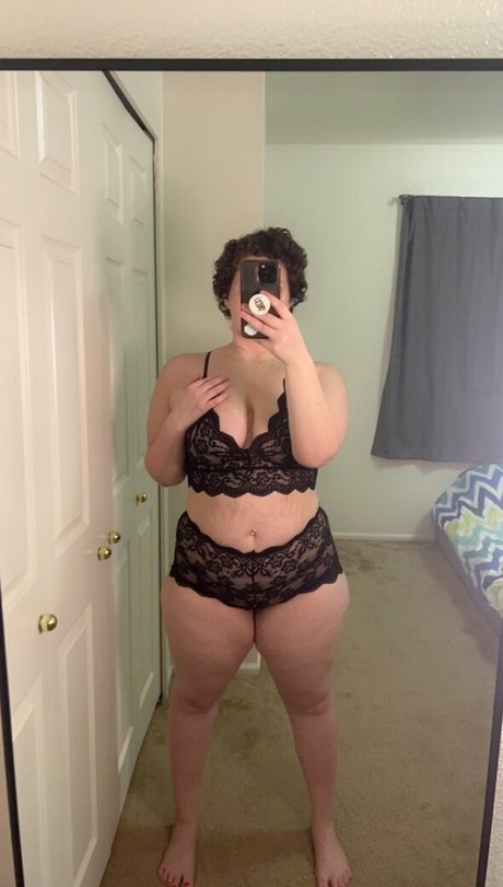 Nicole Babes 98 onlyfans nude pictures