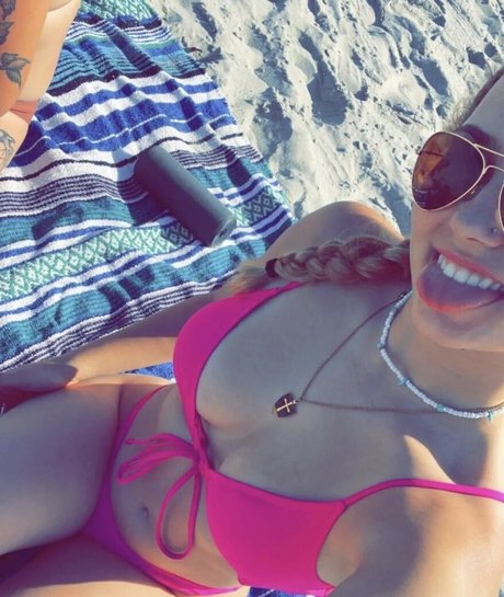 Alyssa Capps onlyfans nude tits