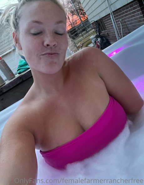 femalefarmerrancherfree onlyfans striptease