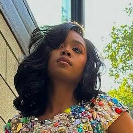 hermusicofficial onlyfans strip tease