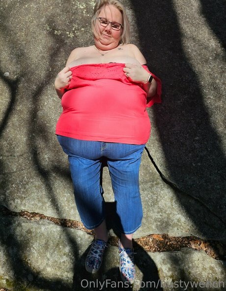 bustywench onlyfans content leaked