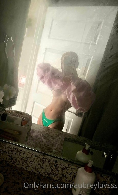 aubreyluvsss onlyfans photo