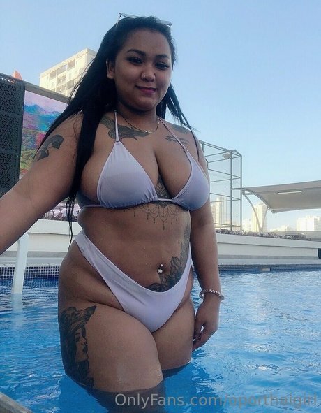 oporthaigirl onlyfans strip tease