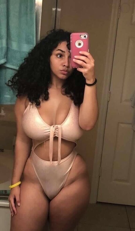 brimercado14 onlyfans desnuda