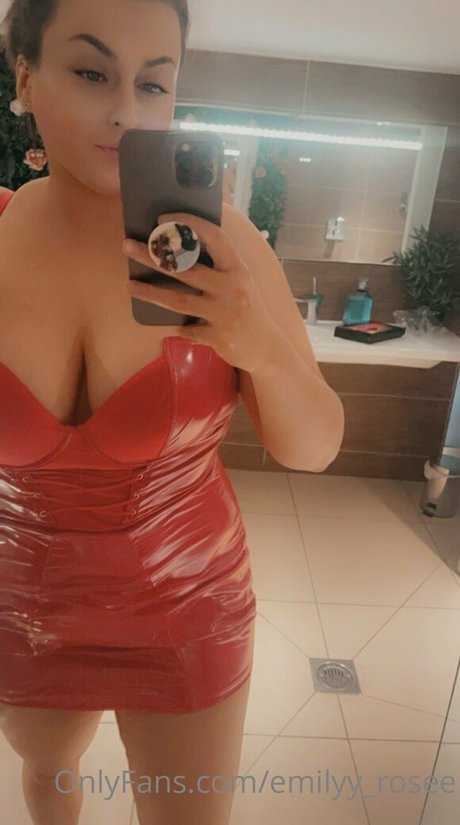 emilyy rosee naked onlyfans leaks