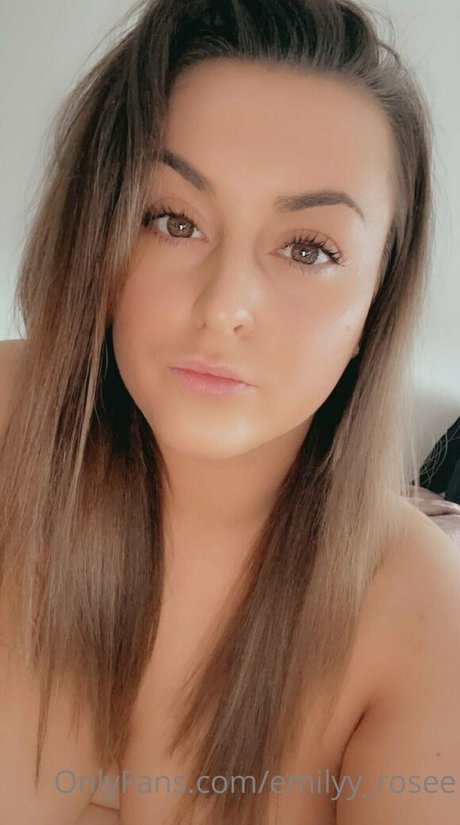 emilyy rosee onlyfans leaks.