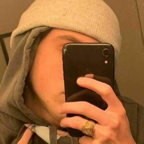 exclusivehuddy onlyfans photos