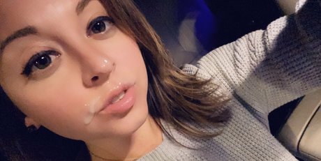 LoadsofLayla onlyfans sex leaks