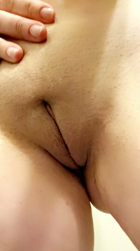 LoadsofLayla onlyfans photos