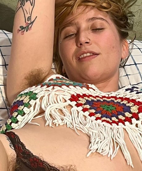 naturaleye desnuda onlyfans