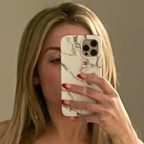 kaitlynwithak onlyfans naked pics