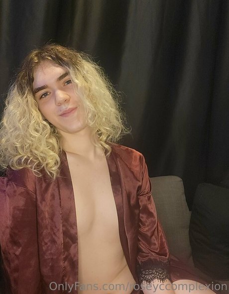 roseyccomplexion only fans photos