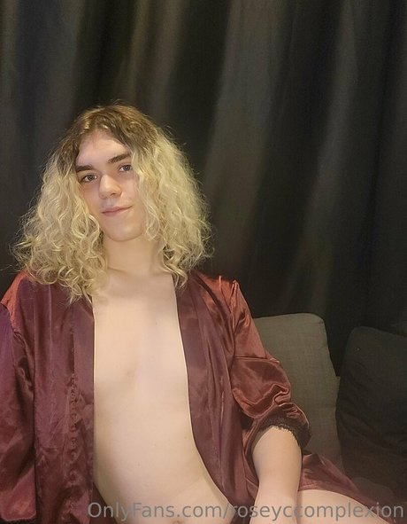 roseyccomplexion onlyfans sextape