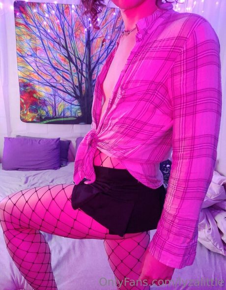 lyzalittle onlyfans naked porn