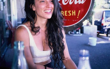 Tania Raymonde onlyfans tits