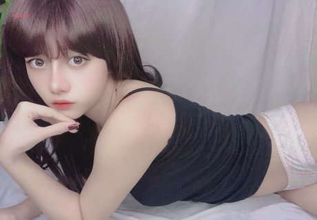 Violet Airis onlyfans de