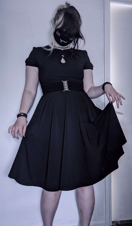 Easygoinggoth leaked onlyfans nude