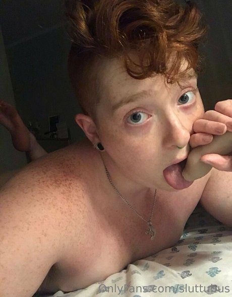 sluttubus topless onlyfans