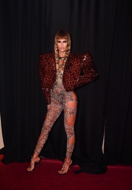 Izabel Goulart onlyfans xx