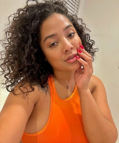 Sugey Portillo feet onlyfans