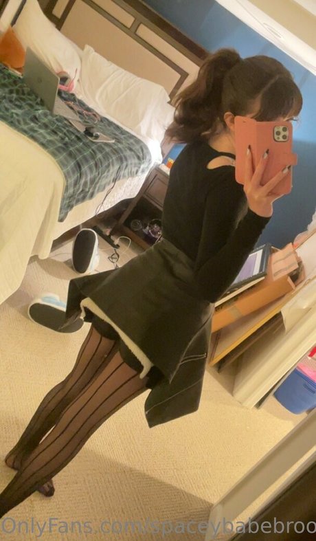 spaceybabebrooke leaked nude onlyfans